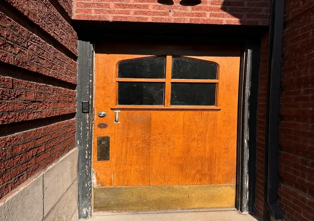 2nd image of 7639 N Eastlake Ter, Chicago, IL 60626