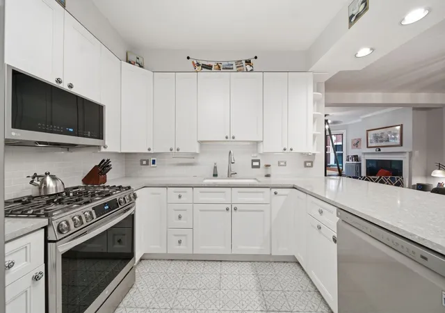 4th image of 7639 N Eastlake Ter #1D, Chicago, IL 60626 | MLS# 12729596