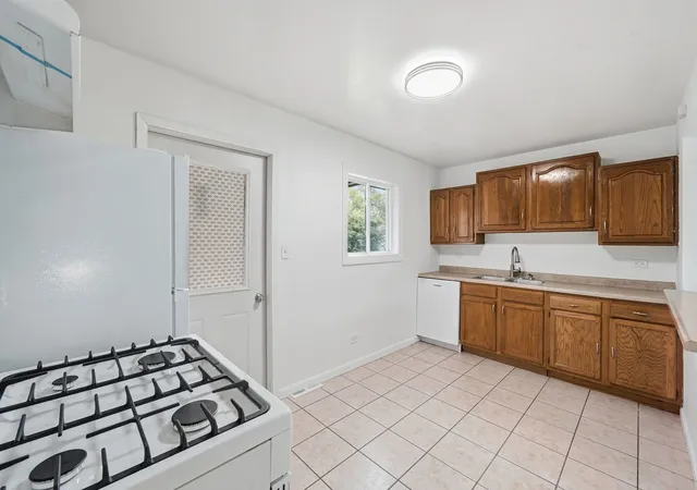 Photo 4 of Single family home for sale at 2123 N Mcaree Rd, Waukegan, IL 60087 | MLS# 12729612 | Listing updated on 2026-10-03