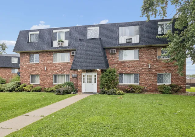 1st image of 17204 71st Ave #4, Tinley Park, IL 60477 | MLS# 12729675