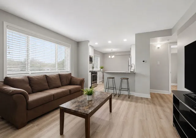 2nd image of 17204 71st Ave #4, Tinley Park, IL 60477 | MLS# 12729675