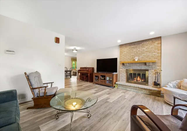 5th image of 11131 Dineff Rd, Lemont, IL 60439 | MLS# 12729704