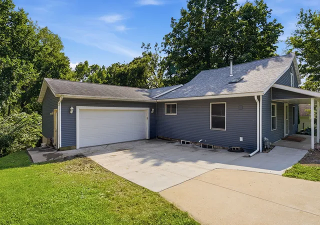 Photo 2 of Single family home for sale at 401 Walnut St, Port Byron, IL 61275 | MLS# 12729745 | Listing updated on 2026-09-05