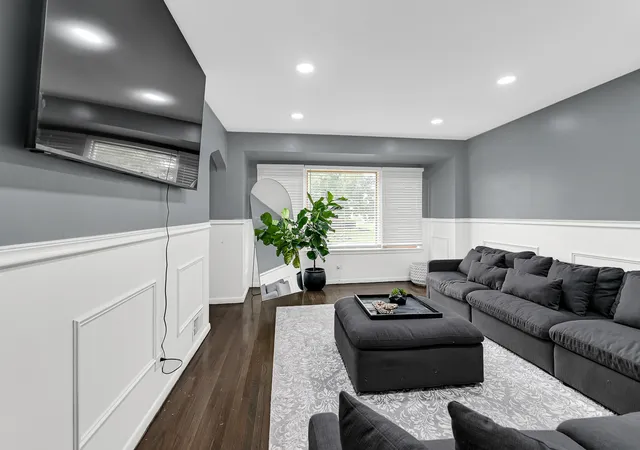 Photo 3 of Single family home for sale at 18431 Marshfield Ave, Homewood, IL 60430 | MLS# 12729794 | Listing updated on 2026-09-25