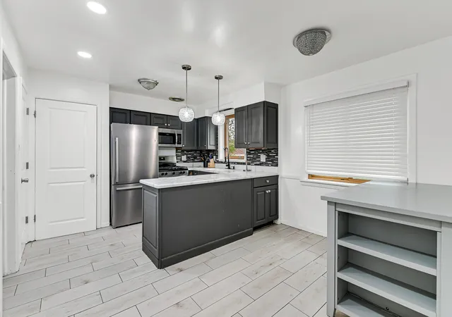 Photo 4 of Single family home for sale at 18431 Marshfield Ave, Homewood, IL 60430 | MLS# 12729794 | Listing updated on 2026-10-01