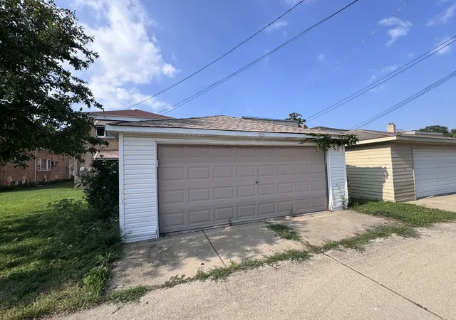 Photo 4 of Multi family home for sale at 10309 Chaucer St, Westchester, IL 60154 | MLS# 12729865 | Listing updated on 2026-09-01