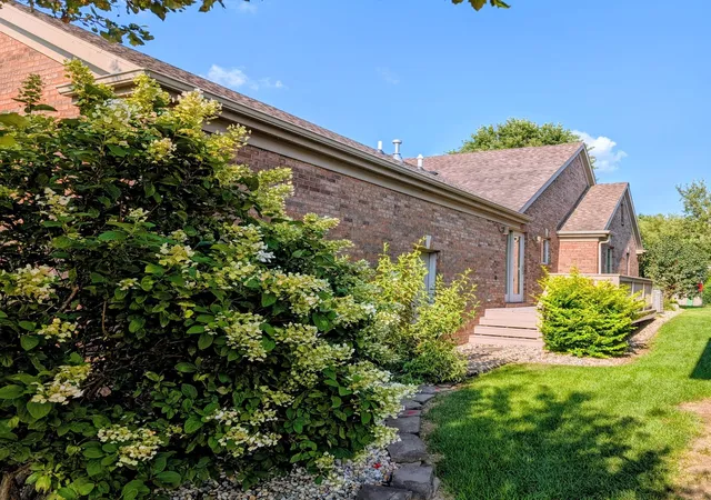 3rd image of 2909 Greystone Pl, Champaign, IL 61822 | MLS# 12729875