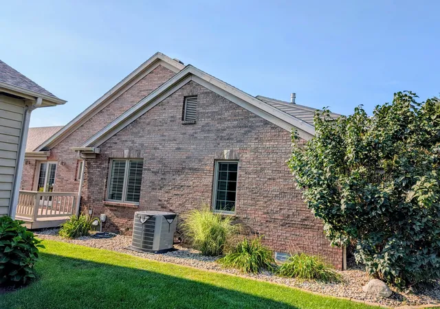 4th image of 2909 Greystone Pl, Champaign, IL 61822 | MLS# 12729875