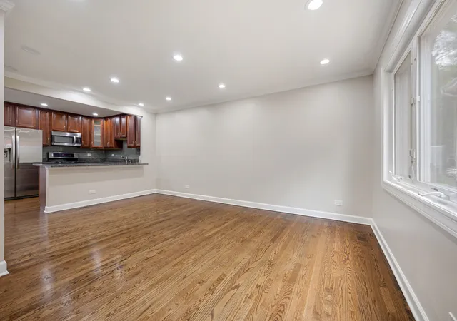 3rd image of 1715 W Thome Ave, Chicago, IL 60660 | MLS# 12729876