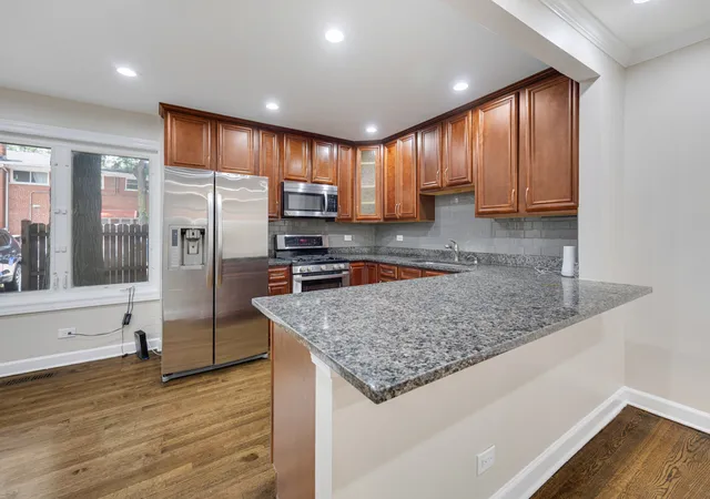 5th image of 1715 W Thome Ave, Chicago, IL 60660 | MLS# 12729876