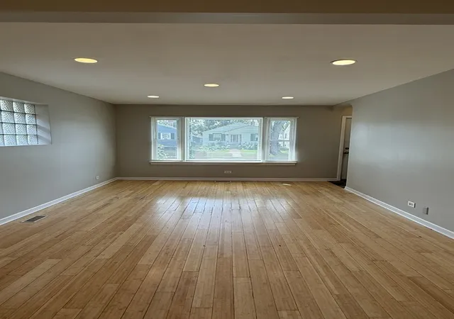 Photo 2 of Single family home for sale at 4221 Wenonah Ave, Stickney, IL 60402 | MLS# 12729888 | Listing updated on 2026-09-18