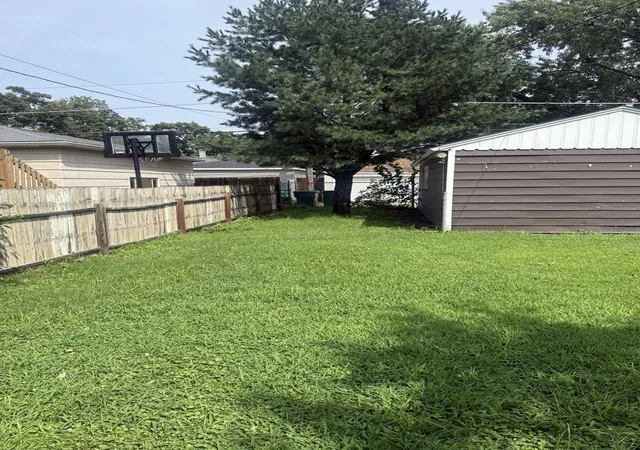 Photo 8 of Single family home for sale at 4221 Wenonah Ave, Stickney, IL 60402 | MLS# 12729888 | Listing updated on 2026-09-18