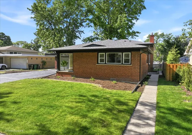 Photo 2 of Single family home for sale at 188 W Kathleen Dr, Park Ridge, IL 60068 | MLS# 12729994 | Listing updated on 2026-08-18