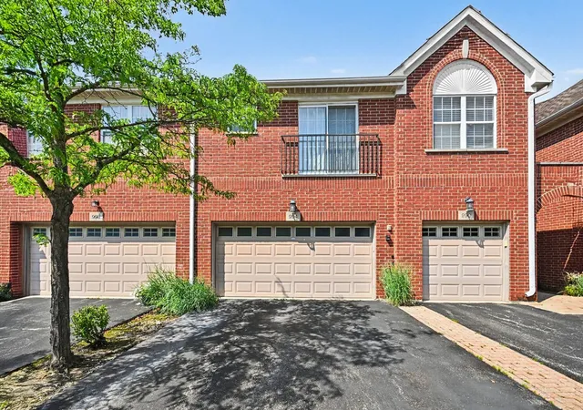 2nd image of 994 Kensington Dr, Northbrook, IL 60062 | MLS# 12730061