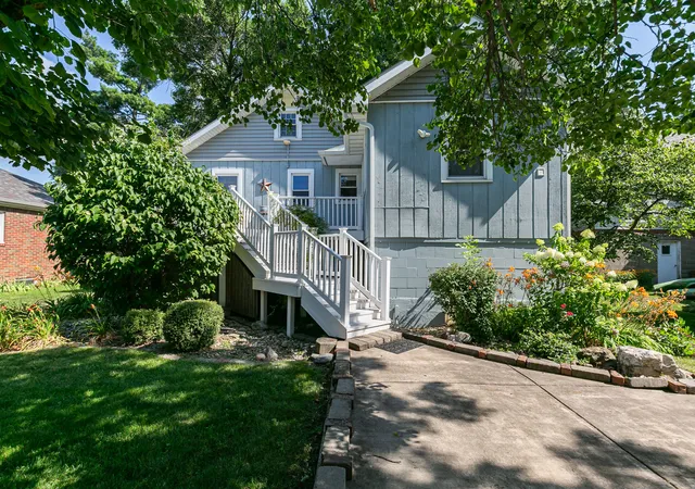 1st image of 1703 S Shore Dr, Moline, IL 61265 | MLS# 12730078