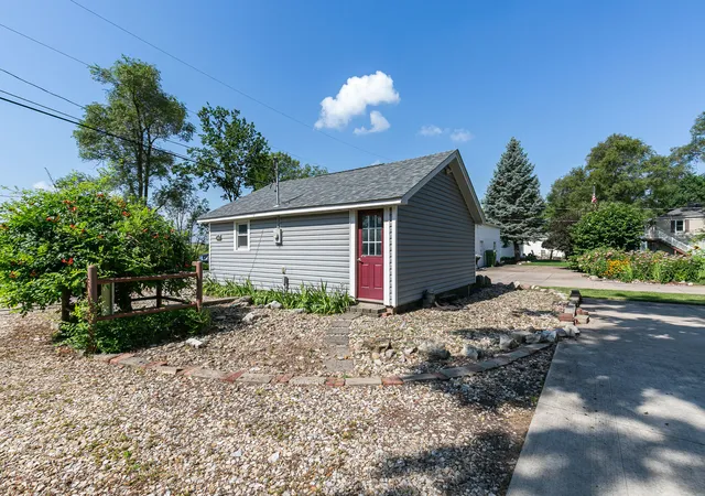 44th image of 1703 S Shore Dr, Moline, IL 61265 | MLS# 12730078