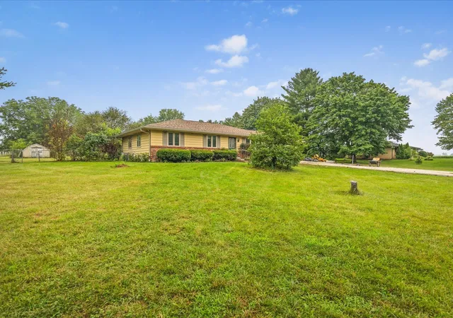 2nd image of 6581 Happy Acres Rd, Rockford, IL 61101 | MLS# 12730099