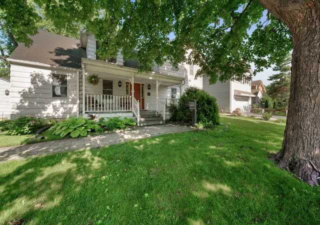 1st image of 707 Glenshire Rd, Glenview, IL 60025 | MLS# 12730110