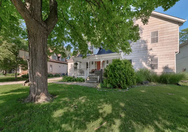 2nd image of 707 Glenshire Rd, Glenview, IL 60025 | MLS# 12730110