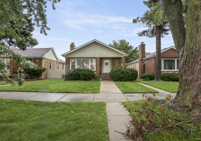1st image of 11617 S Maplewood Ave, Chicago, IL 60655 | MLS# 12730112