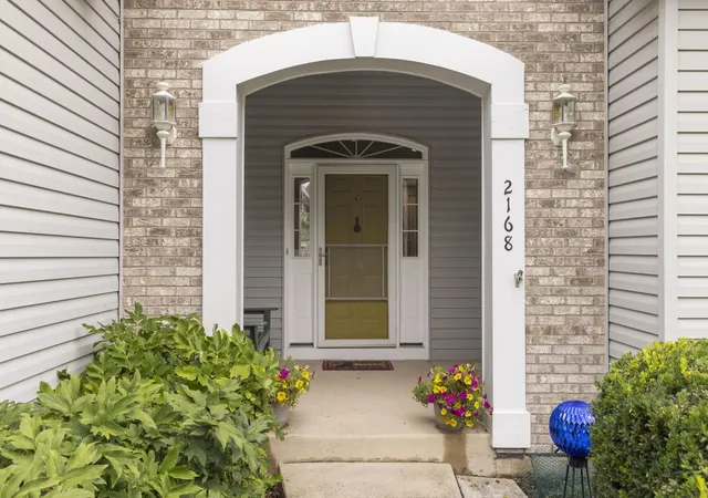 Photo 3 of Single family home for sale at 2168 Whitetail Dr, Aurora, IL 60503 | MLS# 12730147 | Listing updated on 2026-08-17