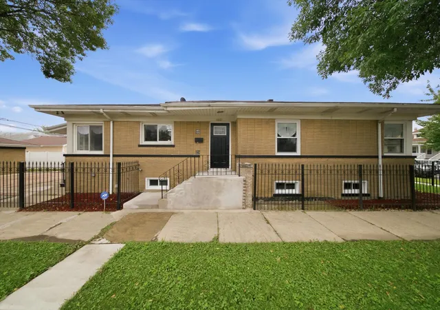 2nd image of 6601 S Francisco Ave, Chicago, IL 60629 | MLS# 12730186