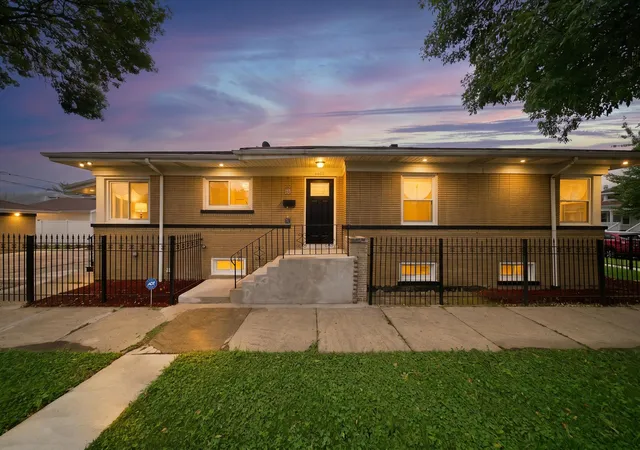 3rd image of 6601 S Francisco Ave, Chicago, IL 60629 | MLS# 12730186