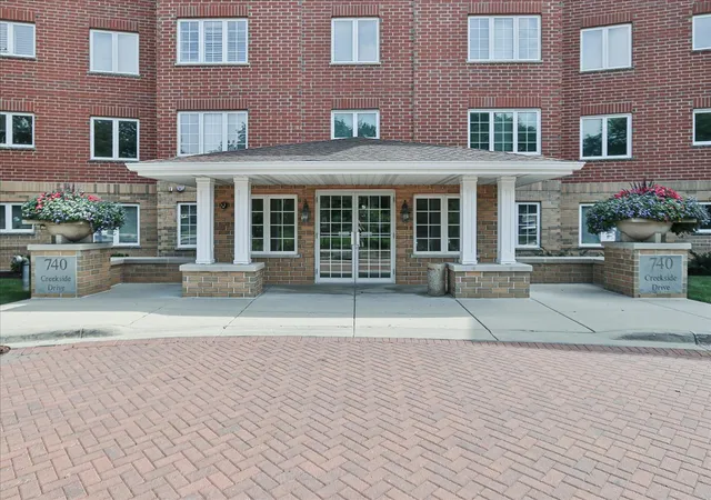 Photo 2 of Condo for sale at 740 Creekside Dr #501, Mount Prospect, IL 60056 | MLS# 12730217 | Listing updated on 2026-08-26