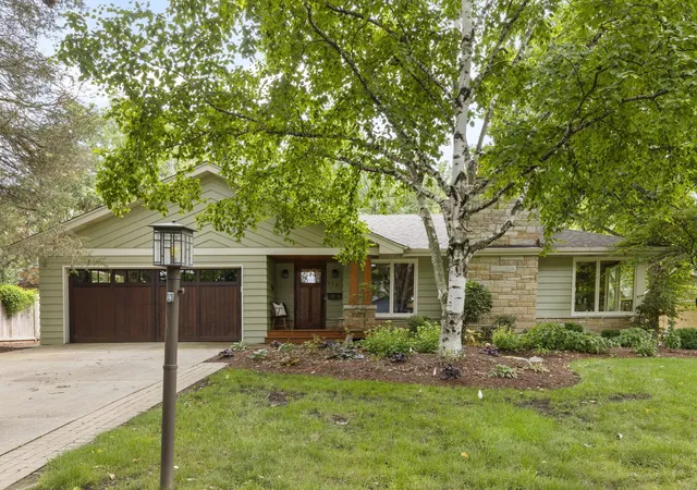 Photo 1 of Single family home for sale at 510 W Prairie Ave, Wheaton, IL 60187 | MLS# 12730222 | Listing updated on 2026-08-25