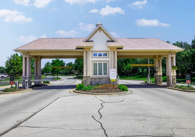 32nd image of 635 N Falls Cir, Pingree Grove, IL 60140 | MLS# 12730366