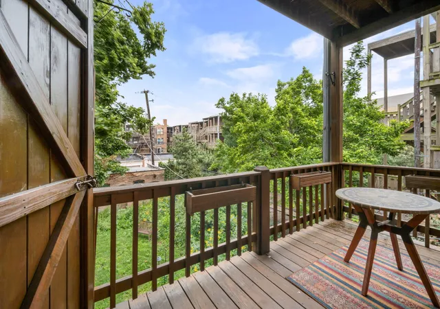 Listing Photo 2 - Condo for sale in building located at 5433 S Greenwood Ave, Chicago, IL 60615 - Unit #2