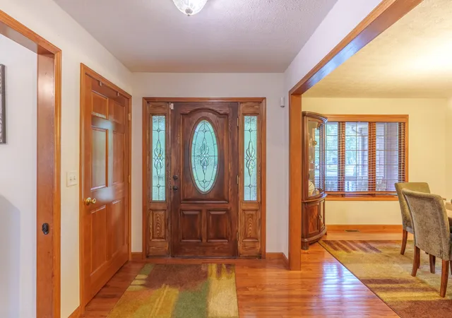 Photo 2 of Single family home for sale at 15558 E Country Meadow Rd, Mt Vernon, IL 62864 | MLS# 12730392 | Listing updated on 2026-08-18