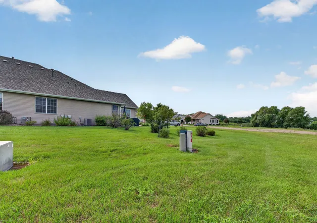 2nd image of 202 Dusty Trl, Coal City, IL 60416