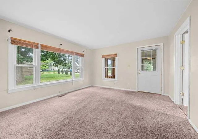 Photo 4 of Sale Pending at 333 E Front St, Byron, IL 61010 | MLS# 12730417 | Listing updated on 2026-08-19