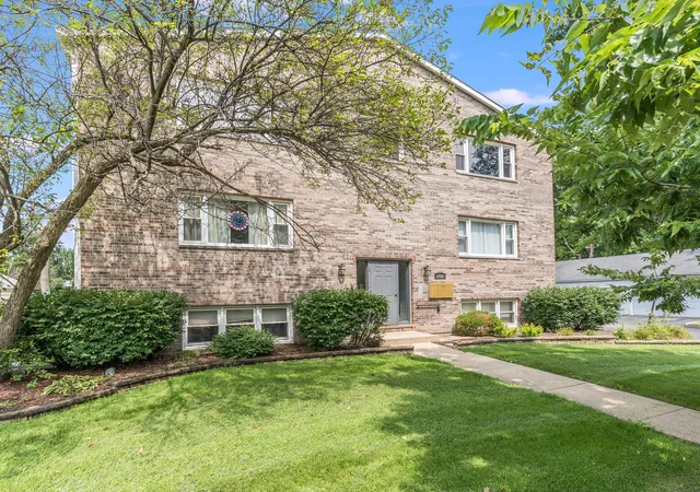 image of 712 W Highland Ave #6, Elgin, IL 60123 | MLS# 12730479