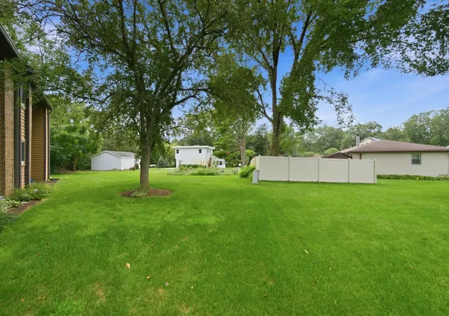 image of 650 Waverly Dr, Elgin, IL 60120