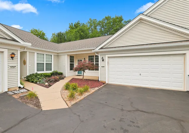2nd image of 12583 Rock Island Trl, Huntley, IL 60142 | MLS# 12730503