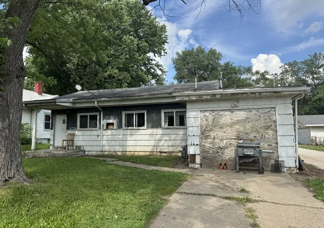 Photo 1 of Single family home for sale at 25 State St, Danville, IL 61832 | MLS# 12730517 | Listing updated on 2026-08-26
