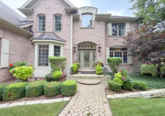 Photo 3 of Single family home for sale at 661 Reserve Ct, South Elgin, IL 60177 | MLS# 12730538 | Listing updated on 2026-08-19