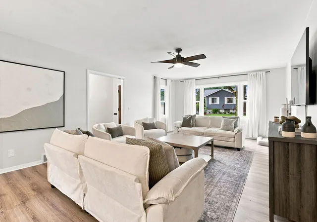 Photo 3 of Single family home for sale at 222 Hillcrest Dr, Geneseo, IL 61254 | MLS# 12730541 | Listing updated on 2026-08-22