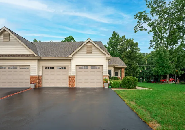 2nd image of 6294 Parks Edge Dr #0, Loves Park, IL 61111 | MLS# 12730579