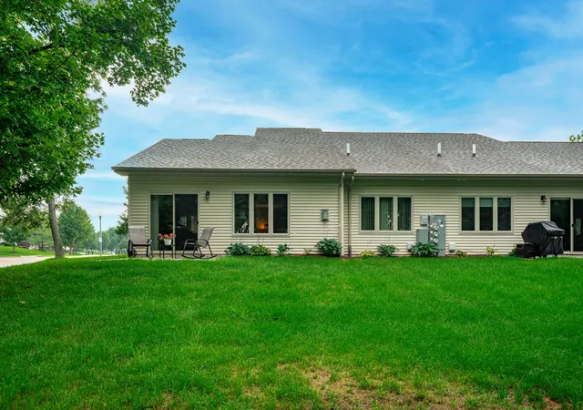 2nd image of 6294 Parks Edge Dr, Loves Park, IL 61111
