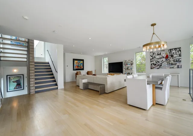 Listing Photo 5 - Condo for sale in building located at 530 W Dickens Ave, Chicago, IL 60614 - Unit #401