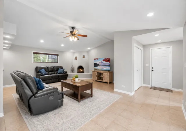 Photo 4 of Single family home for sale at 478 W Shady Ln Rd, Palatine, IL 60074 | MLS# 12730583 | Listing updated on 2026-10-21