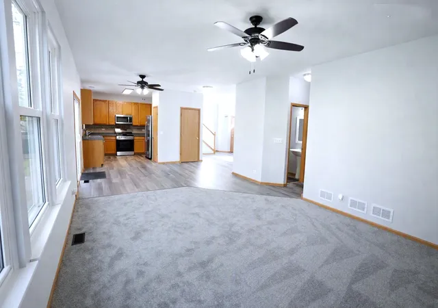 3rd image of 2384 Lundquist Dr, Aurora, IL 60503 | MLS# 12730590