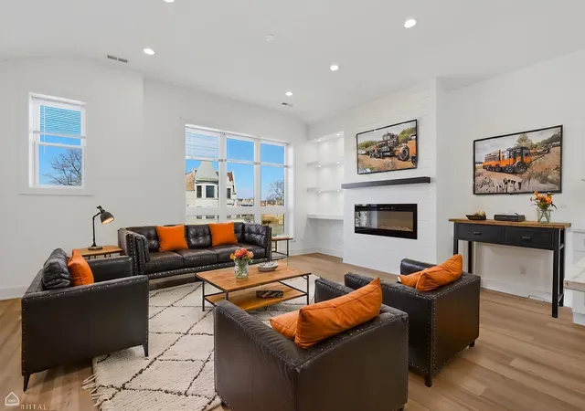 Listing Photo 4 - Condo for sale in building located at 4841 S Prairie Ave, Chicago, IL 60615