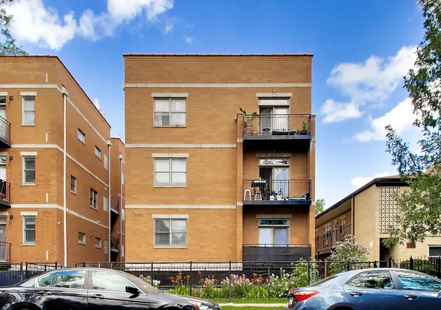 3rd image of 3752 W Leland Ave #3S, Chicago, IL 60625 | MLS# 12730633