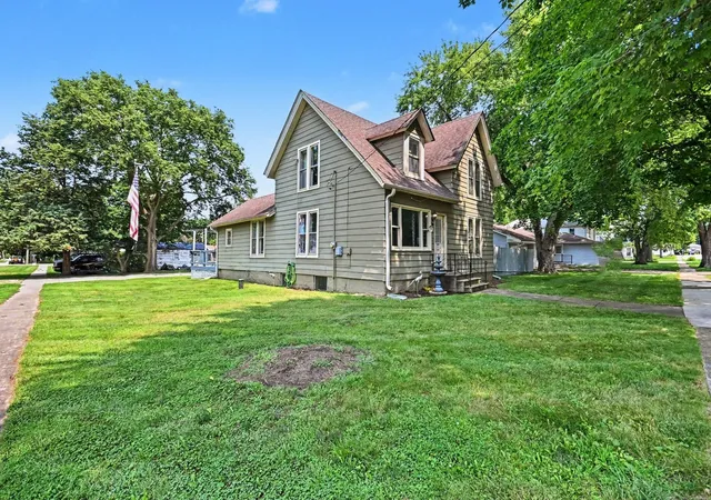 1st image of 330 Pleasant St, Sheridan, IL 60551 | MLS# 12730640