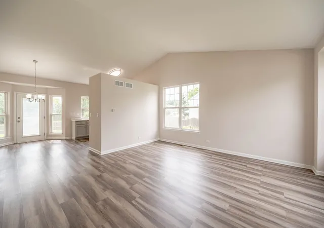2nd image of 636 Hamilton Ln, North Aurora, IL 60542 | MLS# 12730722