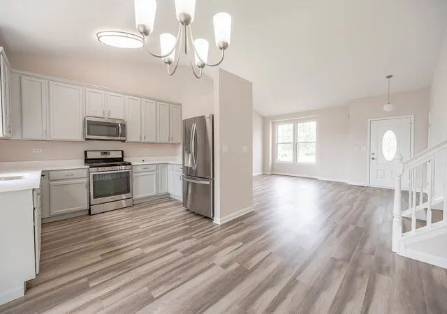 5th image of 636 Hamilton Ln, North Aurora, IL 60542 | MLS# 12730722